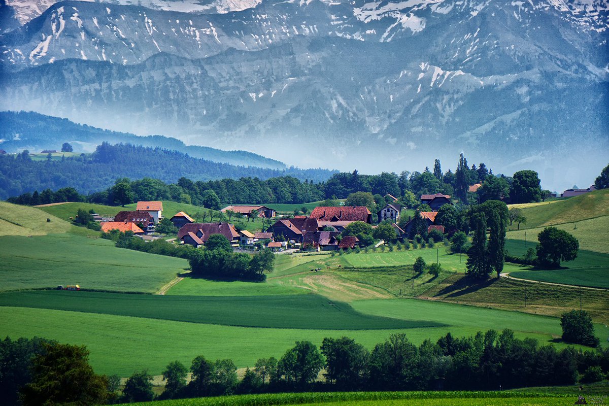LeWelsch's tweet photo. Rural Switzerland
There Is No PLANet B
POV: Gurten, Bern, Switzerland
ILCE6000 SEL55210
#Rural #Switzerland #englisberg #pov #agriculture #GurtenKulm #ParkImGrünen #mountain #farm #farming #tree #cows #tractor #Gurten #Bern #A6000 #ILCE6000 #SEL55210 #lewelsch #lewelsch_photo https://t.co/Z9S5SJA5mH