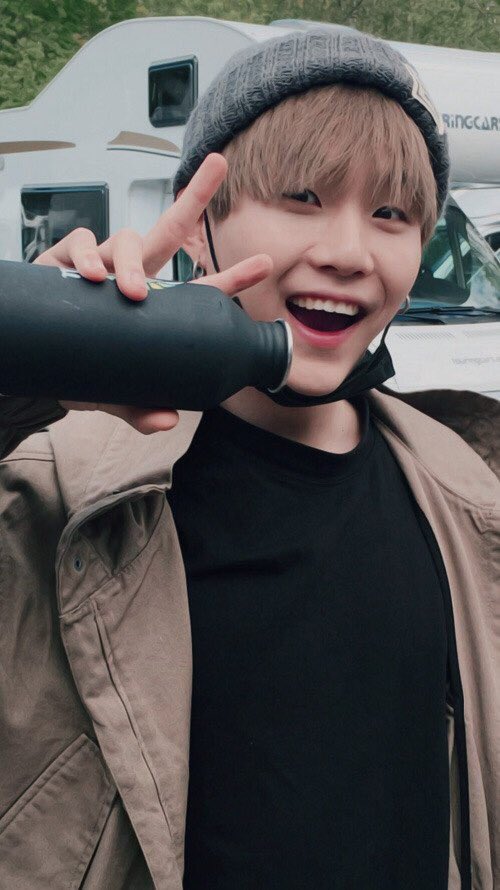16_gnet's tweet photo. #WeLoveYouMinYoongi    #WeLoveYouMinYoongi   #WeLoveYouMinYoongi https://t.co/eotPPanXHH