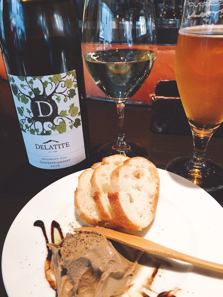 aki_espelt's tweet photo. 久しぶりに371で🍺&🍷😏👍
アテは、白レバーペースト(*´꒳`*)b
ビールはキリンのハートランド
ワインはオーストラリアのゲヴェルツトラミネール
相性良かったわ〜(*´∀`*)
#東京 #新宿 #371 #ビール #tokyo #shinjuku #australia #deadmanshill #delatite #gewurztraminer #beer #wine #hartland https://t.co/1UooTwYs0n