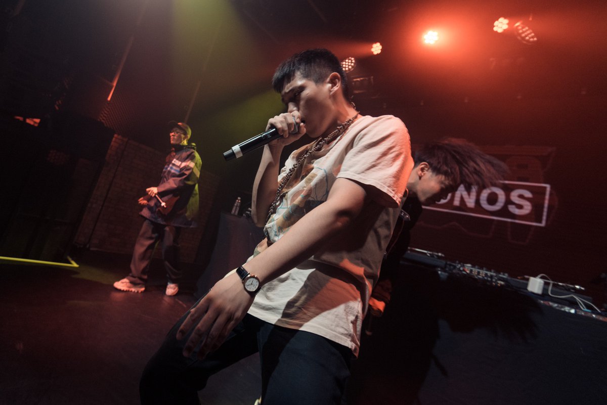 R_FestaOfficial's tweet photo. 今週末開催の『R-Festa Next vol.4』にむけて、『～vol.3』のときの写真をいくつか！ 先日公開したMV「Flower」も好評なAnatomia×釈迦坊主と、米Deathbomb Arcとのレーベル契約も話題のDOS MONOS！ 撮影は、vol.4も撮影してくれる予定の @seiyaleluia !!
#RFestaNext https://t.co/WhAp0yAbAN