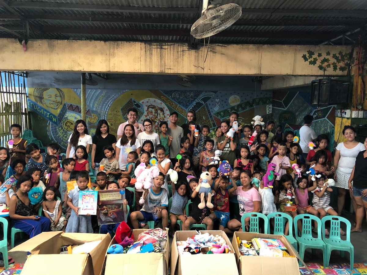PhilToyLibrary's tweet image. Yesterday's interactive replenishment event @ Helping Land, Tondo Manila. Thank you @ProjectPEARLS &amp;amp; @iVolunteerPhils volunteers!

Photo source: Madelaine San Jose