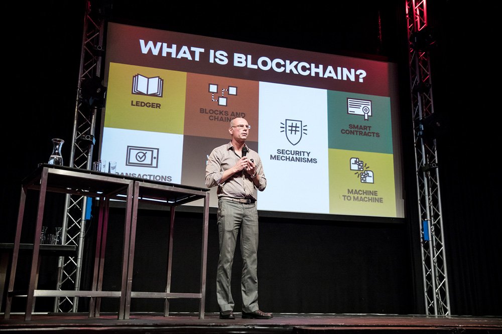 TWdigitaal's tweet photo. De #blockchain maakt ook zijn opmars in de maritieme wereld. Leer hier meer over op het Smart Maritime Technology Event op 14 juni. #SMTevent
https://t.co/jsmb7AmFKy https://t.co/PiZ9NVQIgB