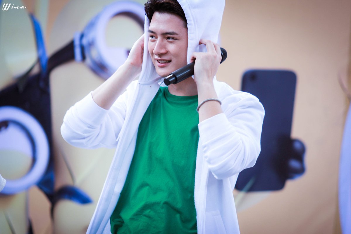 __winamickey's tweet photo. เขินเก่ง เอ็นดู... 

@kristtps @krist_est 

#KristPerawat #ยยขคพ 
#TescoLotusExpress #ExpressMinions 
#เพิงหมาแหงนข้างรั้ว #winapix https://t.co/JbFCt2YrXz