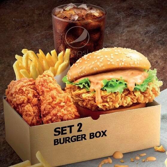 salehere1's tweet photo. 💬 KFC My Box อิ่มคุ้มในราคาเบาๆ ทั้งเซ็ตเพียงแค่ 99 บาทเท่านั้น!! จะจ่ายแพงทำไมแค่นี้ก็อิ่มล๊าว มีให้เลือก 3 แบบ
📆 วันนี้-30 พ.ค.61
📍 ที่ KFC ทุกสาขา
#SaleHere #เซลเฮียร์
#KFC #เคเอฟซี #KFCMyBox
#โปรโมชั่น #ลดราคา #เซล #Sale #Promotion https://t.co/KWKCLtj1uA