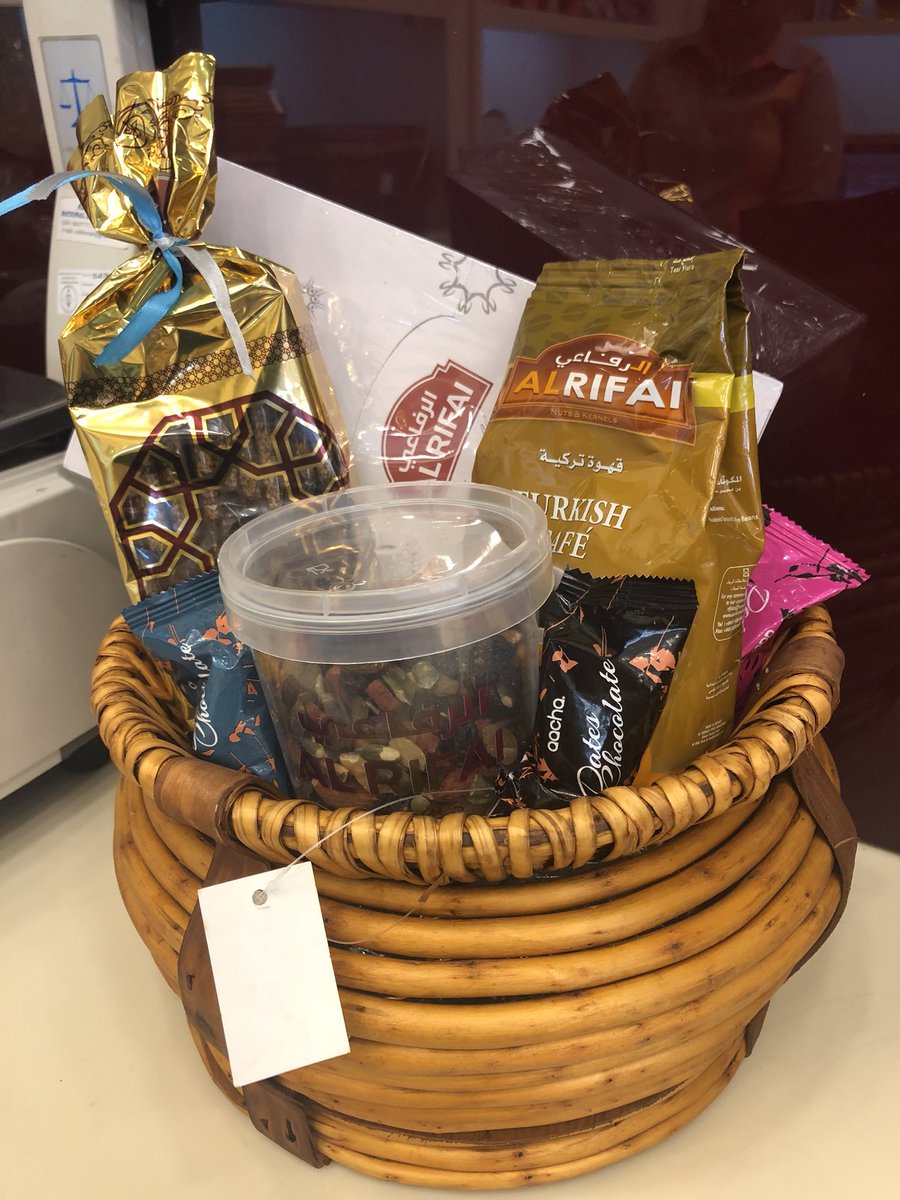 Alrifaioman's tweet photo. Choose the goodies you’d like to take to your friends on a Ramadan night and insert it in the basket that suits your taste. #RamadanMubarak #oman #gifts #muscat https://t.co/XIkZBlkCTD
