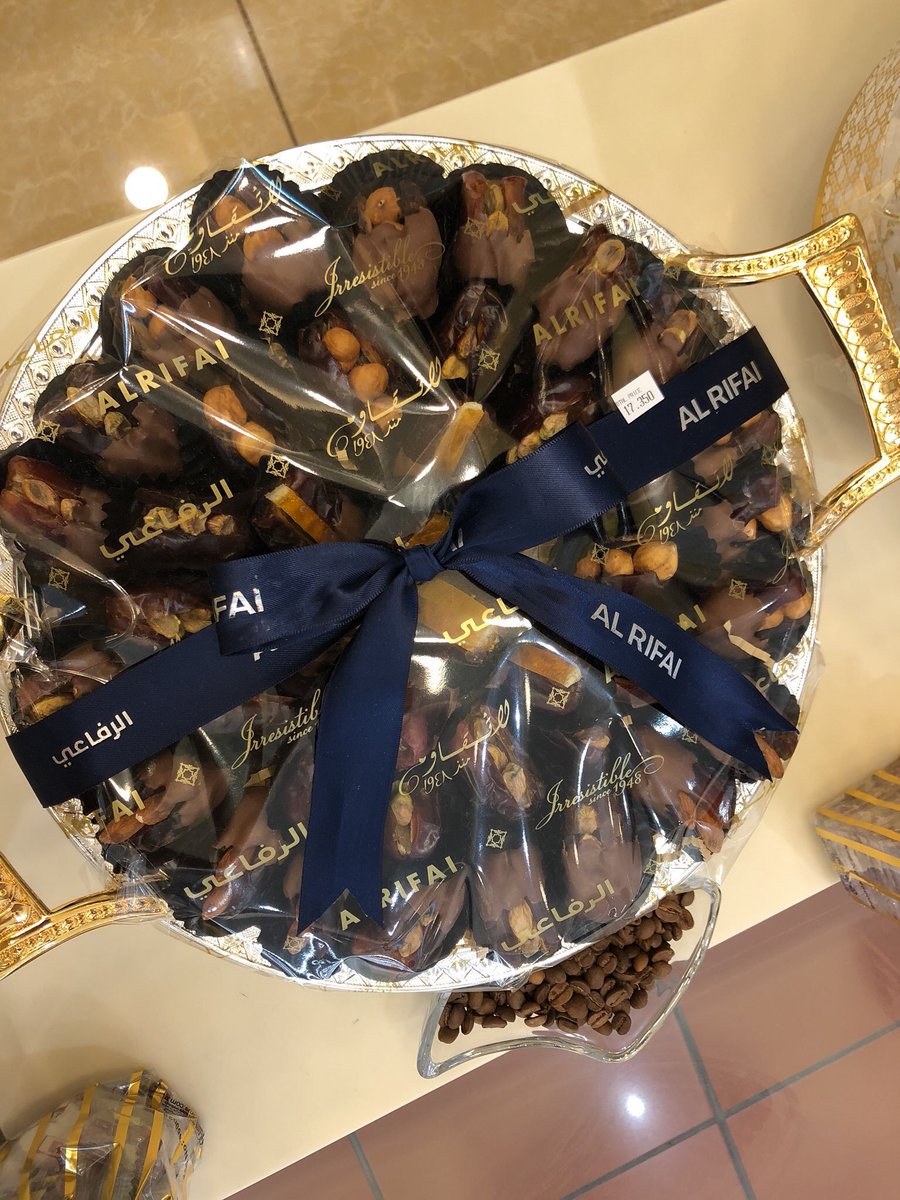 Alrifaioman's tweet photo. Choose the goodies you’d like to take to your friends on a Ramadan night and insert it in the basket that suits your taste. #RamadanMubarak #oman #gifts #muscat https://t.co/XIkZBlkCTD