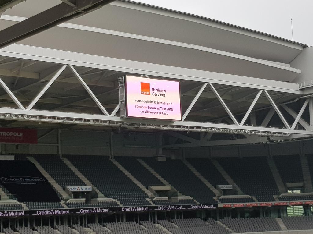 charlesdelobel's tweet photo. L' affichage dans le @StadePM est déjà prêt pour acceuillir nos clients demain. #TransfoDigitale
#OBT2018 
@gilles_combe @Cathelemaire @LaurentVitoux https://t.co/3naf3nyWMu