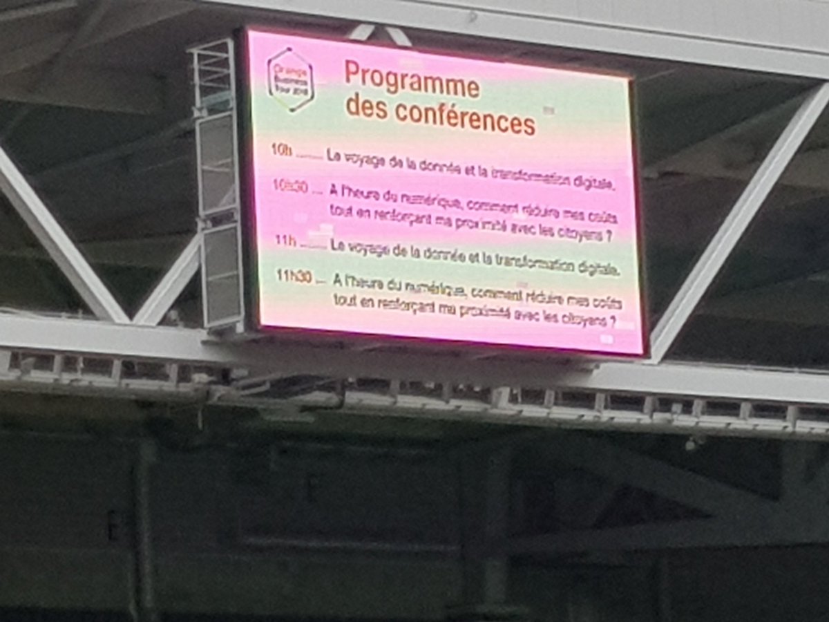 charlesdelobel's tweet photo. L' affichage dans le @StadePM est déjà prêt pour acceuillir nos clients demain. #TransfoDigitale
#OBT2018 
@gilles_combe @Cathelemaire @LaurentVitoux https://t.co/3naf3nyWMu