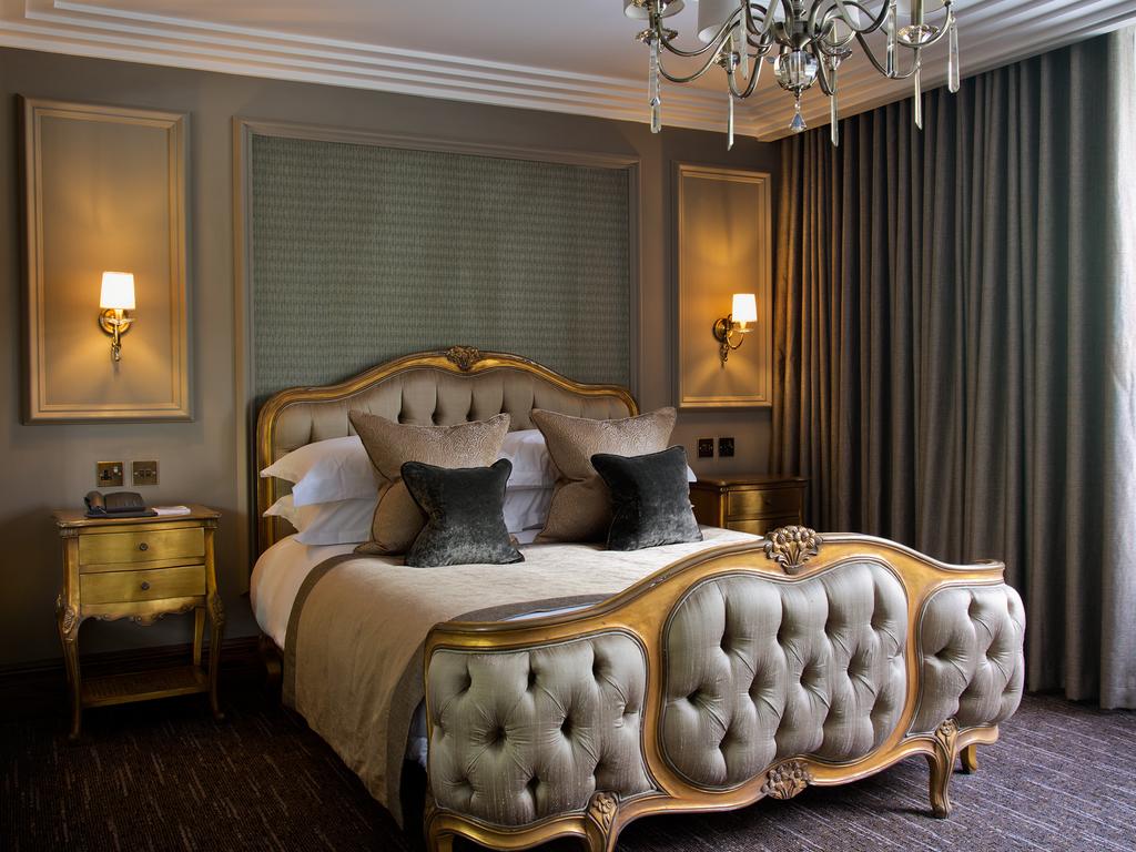 Glasgowshop's tweet photo. Morning #Glasgow are you ready for some #shopping today. Are you planning #wedding then check out #Boclairhotel #bearsden https://t.co/4QAWkEvQbf https://t.co/PCWsVPRiuj