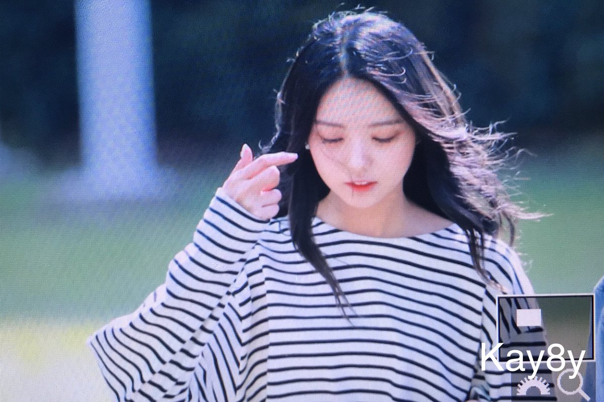 Kay8y_101's tweet photo. 180530 올드스쿨 출근 프리뷰
#결경 #프리스틴 #洁琼 #pristin #Kyulkyung #임나영 #nayoung https://t.co/39yNGzYLr8