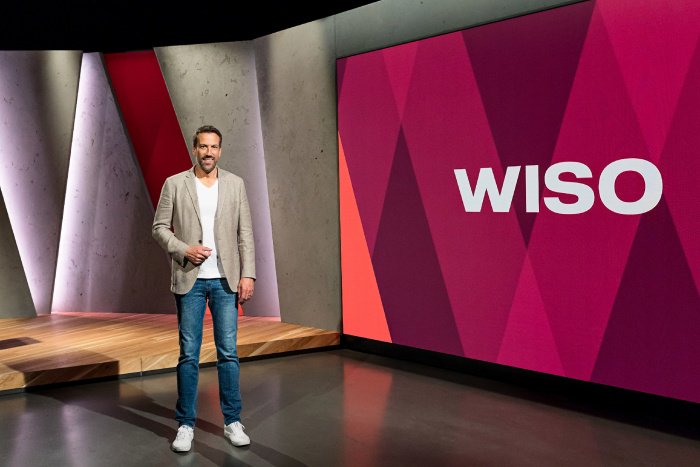 aschaffrinna's tweet photo. „Die Marke WISO noch stärker im Netz verankern“: Neues Design für ZDF WISO
https://t.co/1r6NwpaqNG #OnAirDesign #Studiodesign https://t.co/D6BaxLfWqx