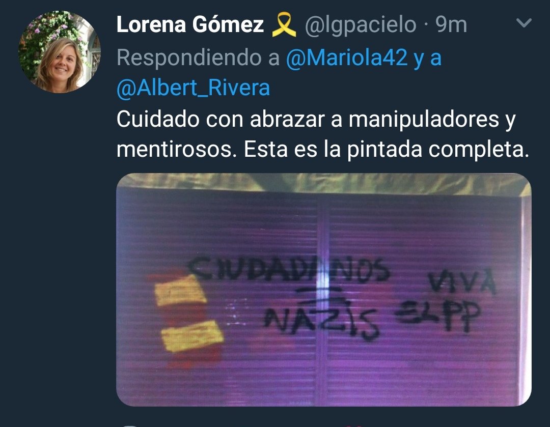 Miooonso's tweet photo. Esto es lo que pone Albert Rivera y al lado una foto subida por una internauta con la pintada completa.
No cabe duda que han sido los independentistas.
@Albert_Rivera se te debería caer la cara de vergüenza por manipulador e incendiario.
#RepublicaCatalana https://t.co/klIGe0Nzmn