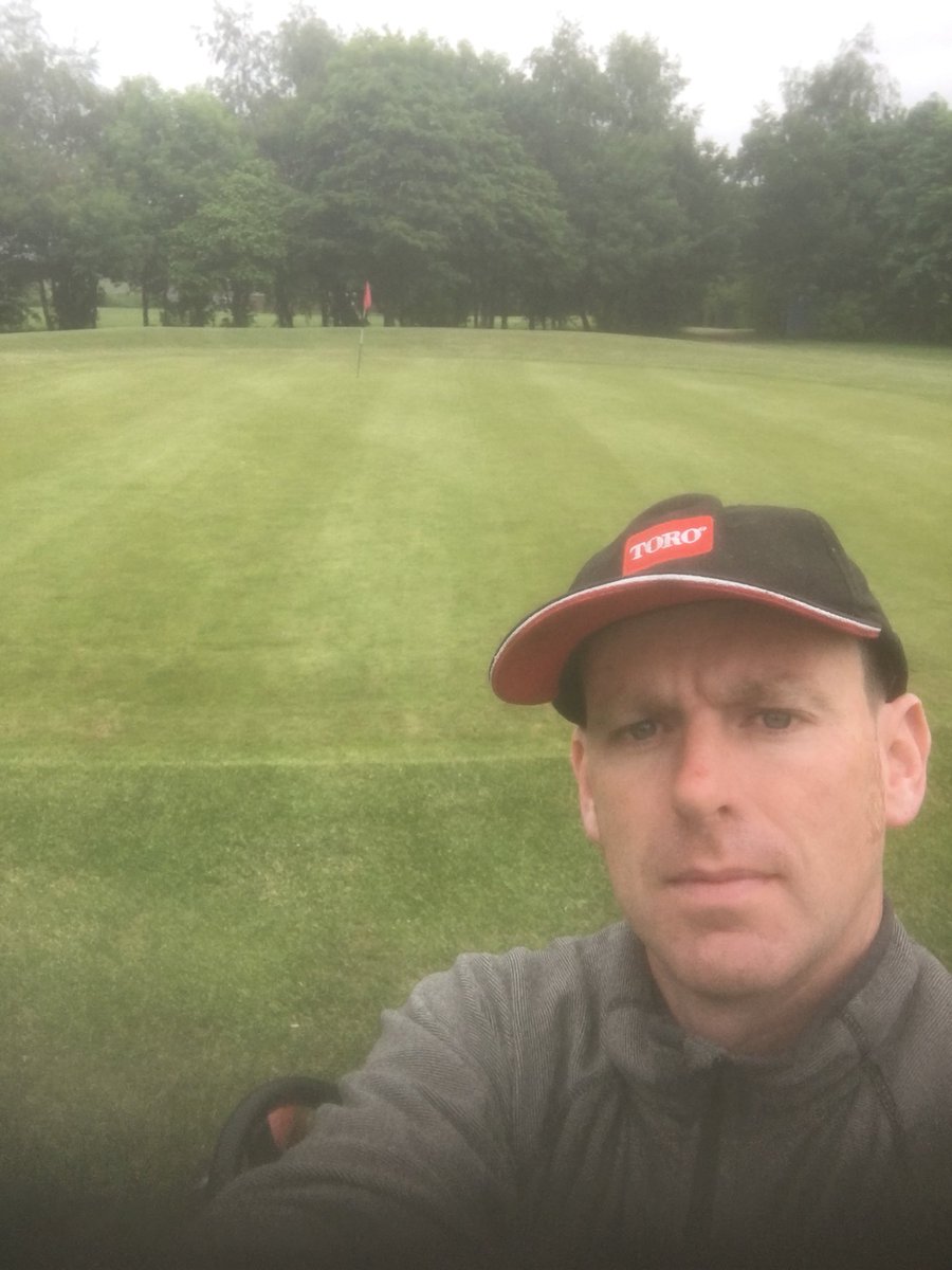 stevenstringer1's tweet photo. After 21 brilliant years, this is the last time I (or anyone) will cut the greens @BoysnopeGolf. Tomorrow we close our doors for the final time. 😢 Next week I start a new adventure as Head Greenkeeper at High Legh Park GC. Hopefully see you all there. Thanks 👋 https://t.co/mK1RRcb3Sj