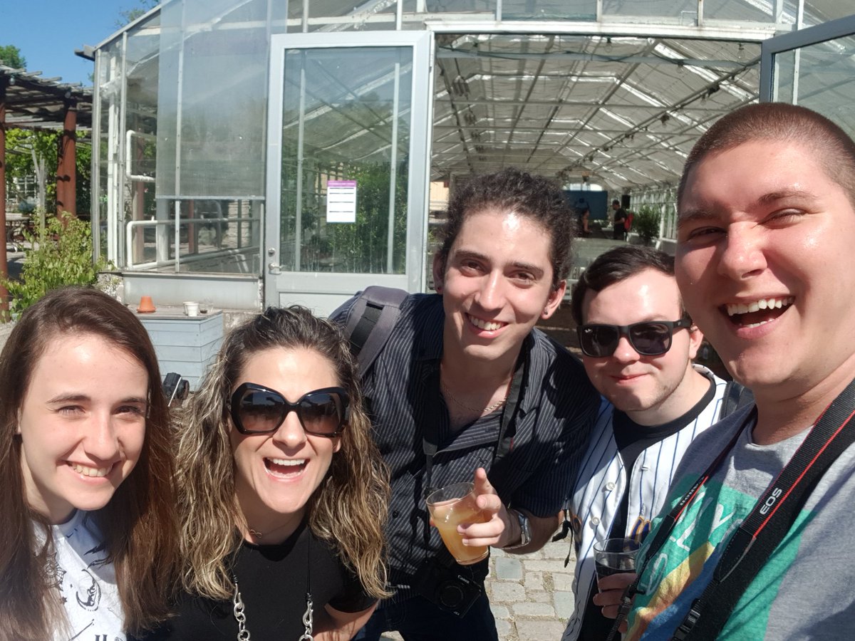 NaxlaMina's tweet photo. Asi o mas talento junto// @Rabahrex @TinenQa @Manucrafting @TrueTriz #MinecraftCreatorSummit2018 https://t.co/9wim7PfYIx