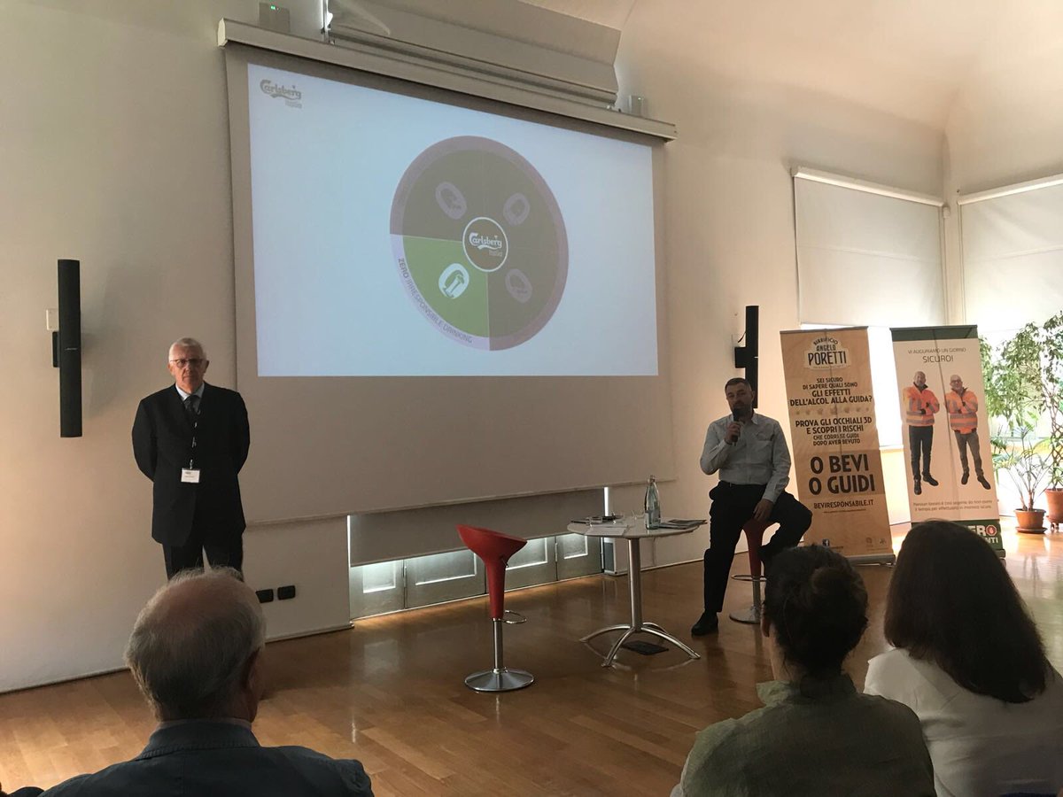 SEEDSandCHIPS's tweet photo. Luca Locatelli Proprietario dello Spirit de Milan e Alberto Frausin CEO di @CarlsbergItalia #zeroirresponsibledrinking #education #ResponsiBEERity https://t.co/bJFDfW0Y01
