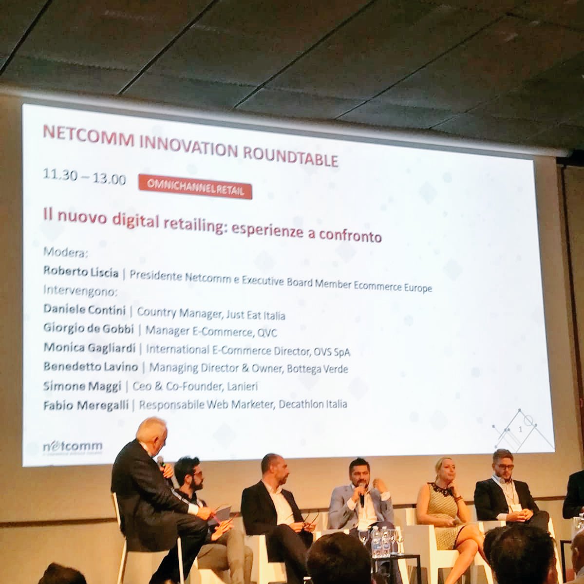 MasterDCS's tweet photo. “Il 68% degli acquisti fatti in negozio sono influenzati dall'esperienza online”
@monicagagliard1 International E-commerce Director per @OVSofficial 
#Netcomm @ConsNetcomm 
#MasterDCS https://t.co/XP9l5VSAVI