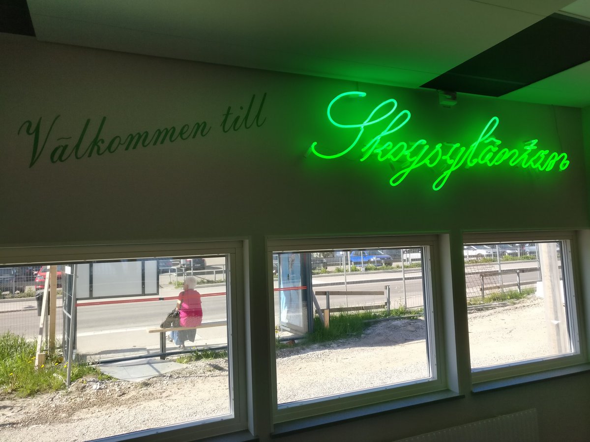 arbetsro's tweet photo. Idag är det äntligen invigning av vår nya skolrestaurang! Som vi har längtat 🌞 #nyaskm2020 https://t.co/yy2IIO7TbB