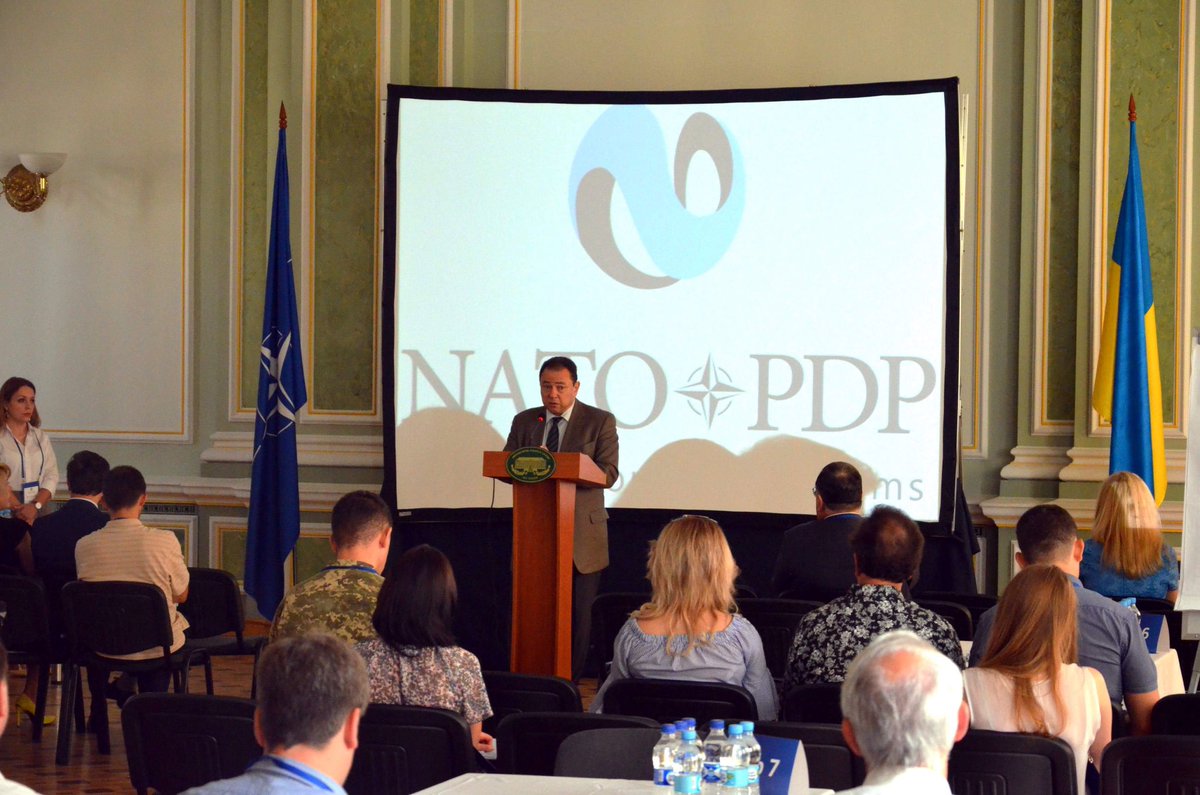 DipAcademyUA's tweet photo. Сьогодні директор @DipAcademyUA #СергійКорсунський своїм вітальним словом відкрив черговий навчальний модуль "Комунікація для довіри" #NATOPDP. @NATOinUkraine https://t.co/BypSfMAUgf