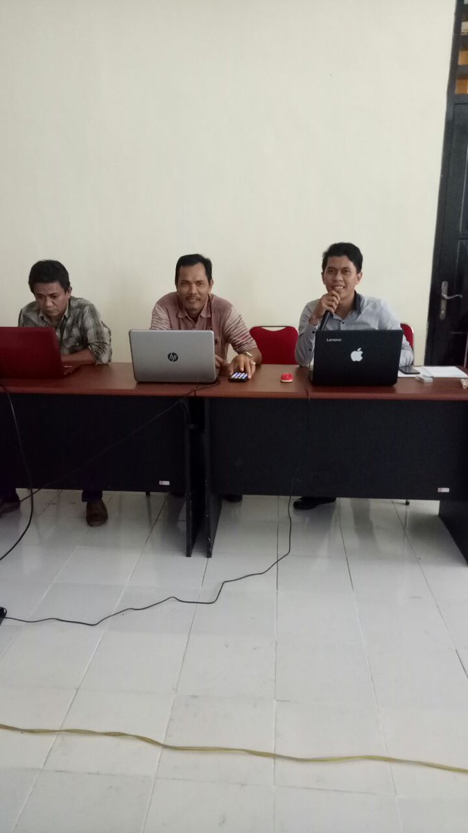 Randi75373296's tweet photo. Rakoord Kabupaten P3MD Selayar
#JelajahDesa2018 
#TPPIsulsel 
#PropSulSel 
#TPPISelayar 
@jokowi 
@cakimiNOW 
@EkoSandjojo https://t.co/LZVbWmhp5d https://t.co/gKH9OxJI9W