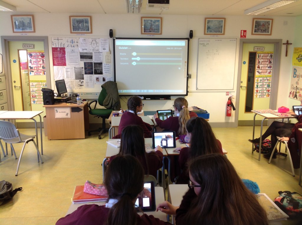 frenchfancheas's tweet image. Year 10 and 8 using their IPads and the Kahoot and Quizlet apps to enhance vocabulary learning! #IPadTechnology #mfltwitterai #Vocab @SaintFancheas
