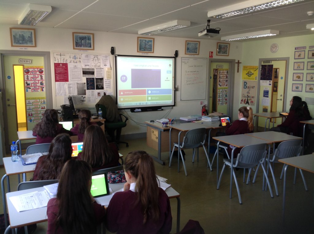 frenchfancheas's tweet image. Year 10 and 8 using their IPads and the Kahoot and Quizlet apps to enhance vocabulary learning! #IPadTechnology #mfltwitterai #Vocab @SaintFancheas