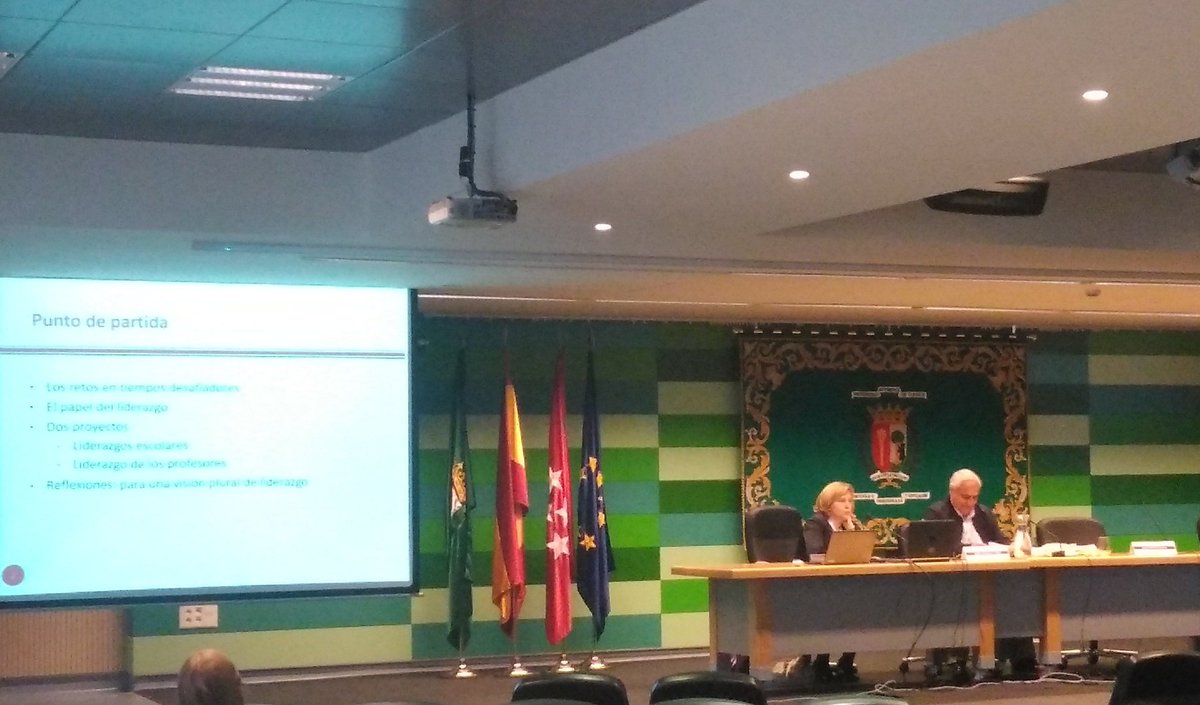 DemospazUAM's tweet photo. María Assunção Flores comparte su ponencia sobre #Liderazgo y #dinámicas de #escuela: visión y estrategias en tiempos desafiantes  @FaculEDUAM #CILME2018 https://t.co/wpxuo7gJMx