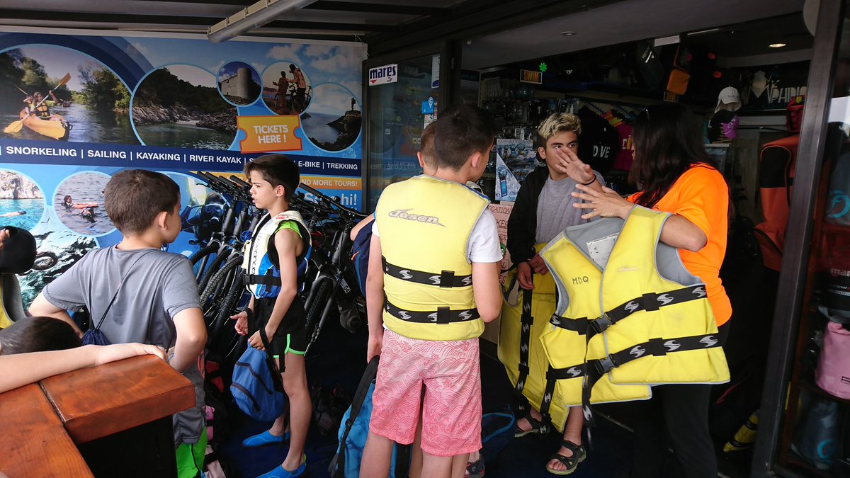 FerreriesPalafo's tweet photo. Preparats pel segon dia. Jornada de matí amb caiac i vela. https://t.co/rd6nQrloDz