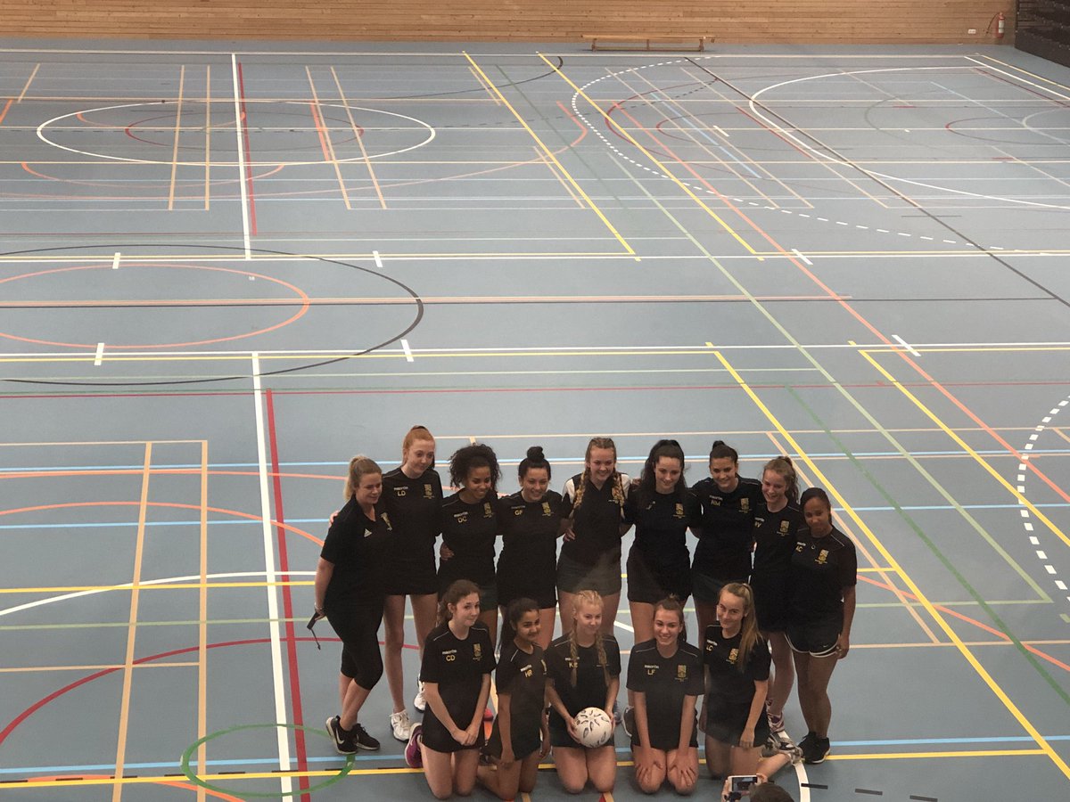 Some fun before our matches!L.Dixon our ‘killer’ shooting game queen 👑