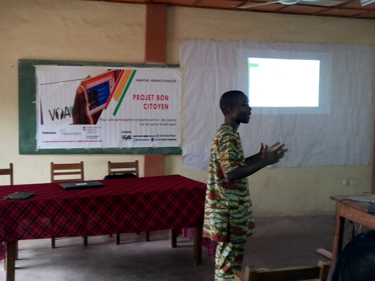voacitoyennes's tweet photo. #Boncitoyen229
Avec @guivielias, C'est parti avk la formation de 30 #jeunes de #Parakou en #citoyenneté #numérique et #redevabilité https://t.co/ZqRBfImwZr