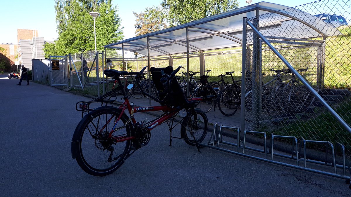 LNiitty's tweet photo. Tänään tulin töihin "kakkosautolla" 😎
#pinotandem
#hasebike
#pyöräily
#työmatkapyöräily https://t.co/XVcayrffdr