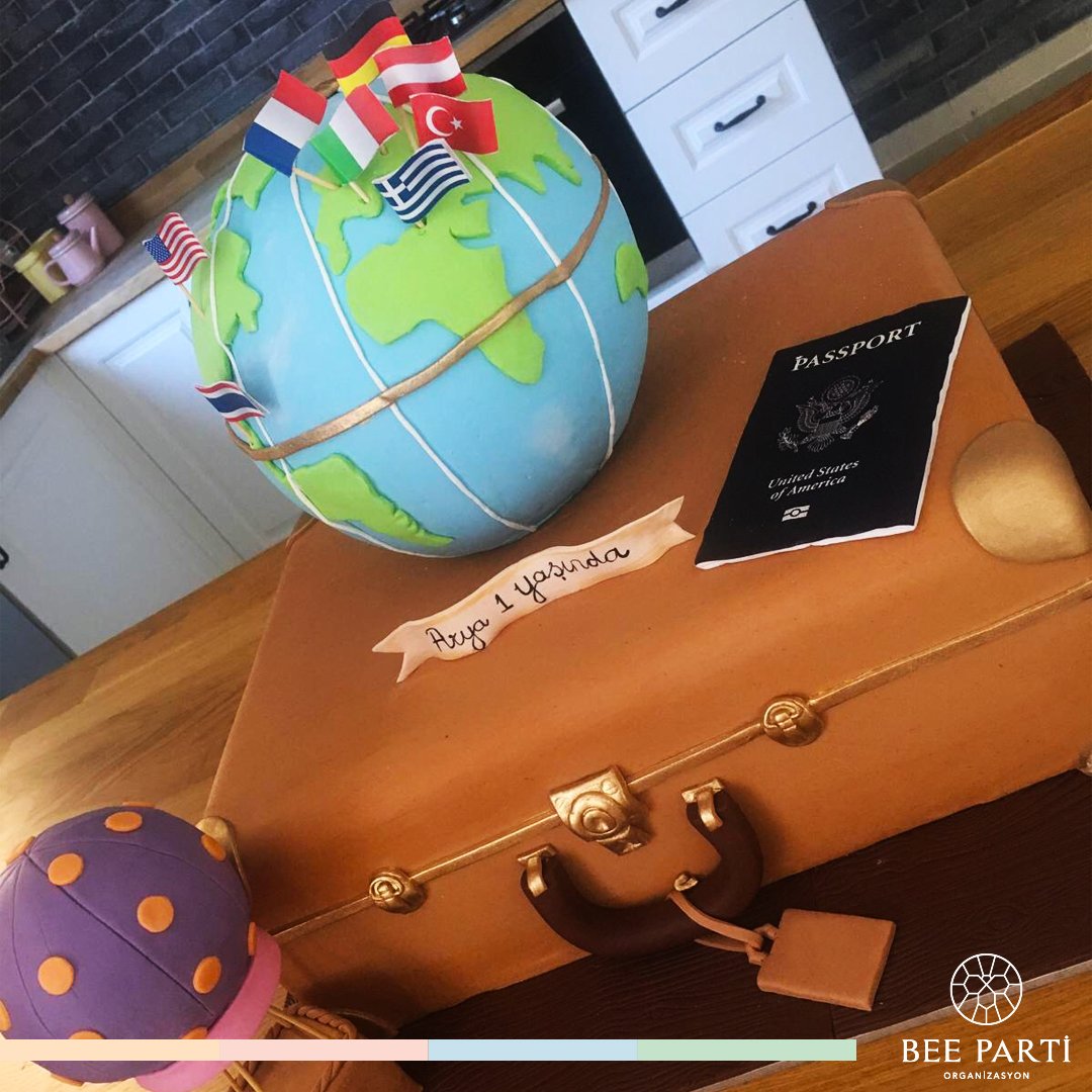 #BeeParti gurmeleri tarafından “Gezgin Arya'nın Göreme'deki 1 yaş partisi” için özenle hazırlanan pastası partinin tamamlayıcısı oldu! 🎂
