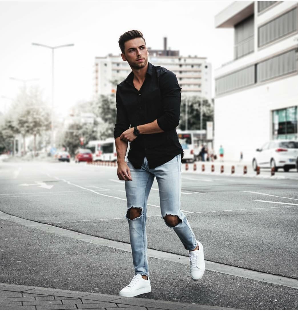 desigrace's tweet photo. Street vibes
Nothing feels better than new fresh sneakers..😎🤗
#raretrio #desigrace #fashionblog #summer #sneakers #fashion #streetstyle #trendy #guys #awesome #followback #cool #bestoftheday #repost #likeforlike #followme https://t.co/FkQmJWqqEH