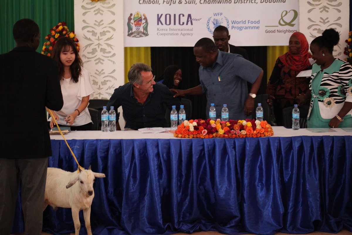 WFP_Tanzania's tweet photo. Read more about how @WFP and @KOICA_ICC handed over 100 community assets and boost livelihoods in Chamwino https://t.co/RjhB3S8k2X https://t.co/guBIXh3WBt