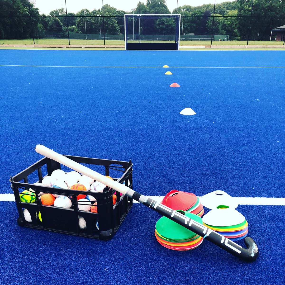 ScottAngliss's tweet photo. Last practise session before @KhalsaHC @LeamingtonHC Mixed XI take on the @EnglandHockey Mixed National Finals for the second year running! #roadtoleevalleyends #timetoparkthere #teamkhalsa @FRANChockyUk https://t.co/ZrR6oYzVtg