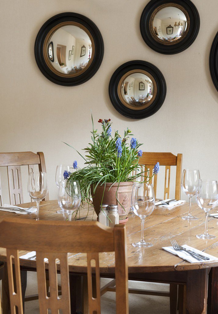 Hosting a small gathering? Need a little space for a working lunch? The Round Table <a href="/swaninnub9/">The Swan Inn</a> is the ideal spot. From now until November 2018 book online Mon - Thurs for 6 guests, dine off our main menu &amp; you can enjoy a bottle of fizz on us (T&amp;Cs apply) bit.ly/2IXHcg8