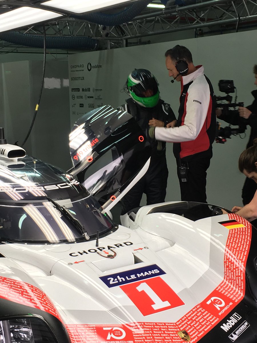 PorscheFormulaE's tweet photo. Now it’s @harrismonkey time 👍 https://t.co/cwSL4GaSeJ