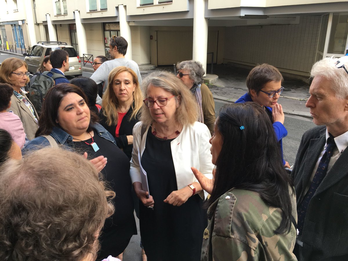 hervejacob's tweet photo. Reunion de concertation école polyvalente Ouest pour faire un 1er bilan de la suppression expérimentale des feux angle rue Château / Ouest. @ensembleprle14e tjrs présents et au côté des habitants. @carine_petit @bertrand_agnes Des échanges nourris et intéressants @AudreyLive14 https://t.co/6YZI5McnpM