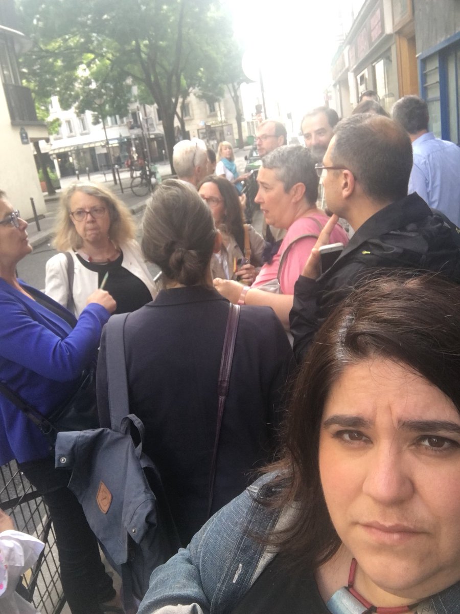 AudreyLive14's tweet photo. A l’école69ouest #Paris14 pr beau moment d’échange avecMairie,enfants&amp;parents,sur l’expérimentation suppression des feux.
«les voitures ralentissent mais ne nous laissent pas souvent passer» témoigne E.10ans
Retours positifs mais automobilistes à sensibiliser au partage dela rue https://t.co/Q4OMFpCtDV