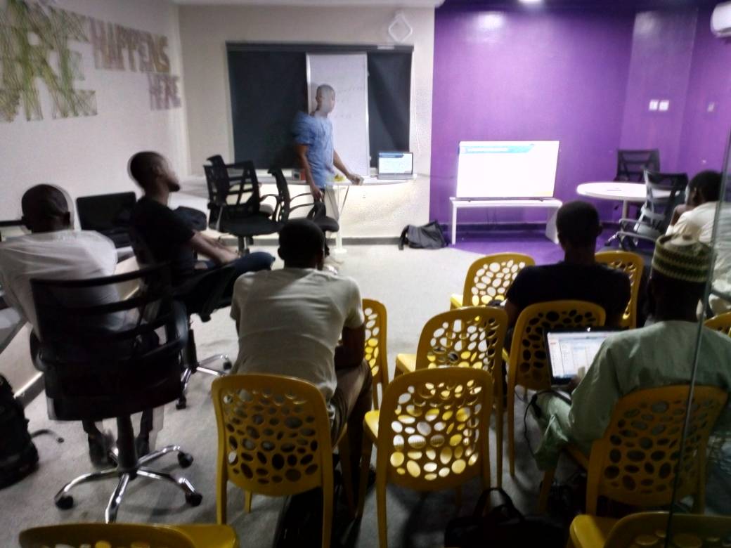 techyObute's tweet photo. ML/AI moves. 
Building a great Tech community.
It was a great session talking and learning about #MachineLearning #ArtificialIntelligence #TensorFlow #GDG_Ajah #WeAreNigerianCreatives https://t.co/lYgV7zCJbB