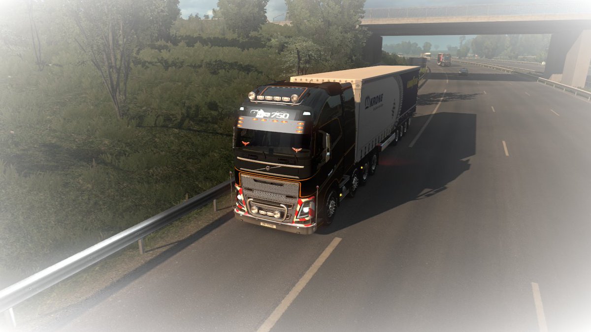 abhilash_nathan's tweet image. @SCSsoftware @TruckersFM #firstcontract #kronetrailers #ets2 #volvo