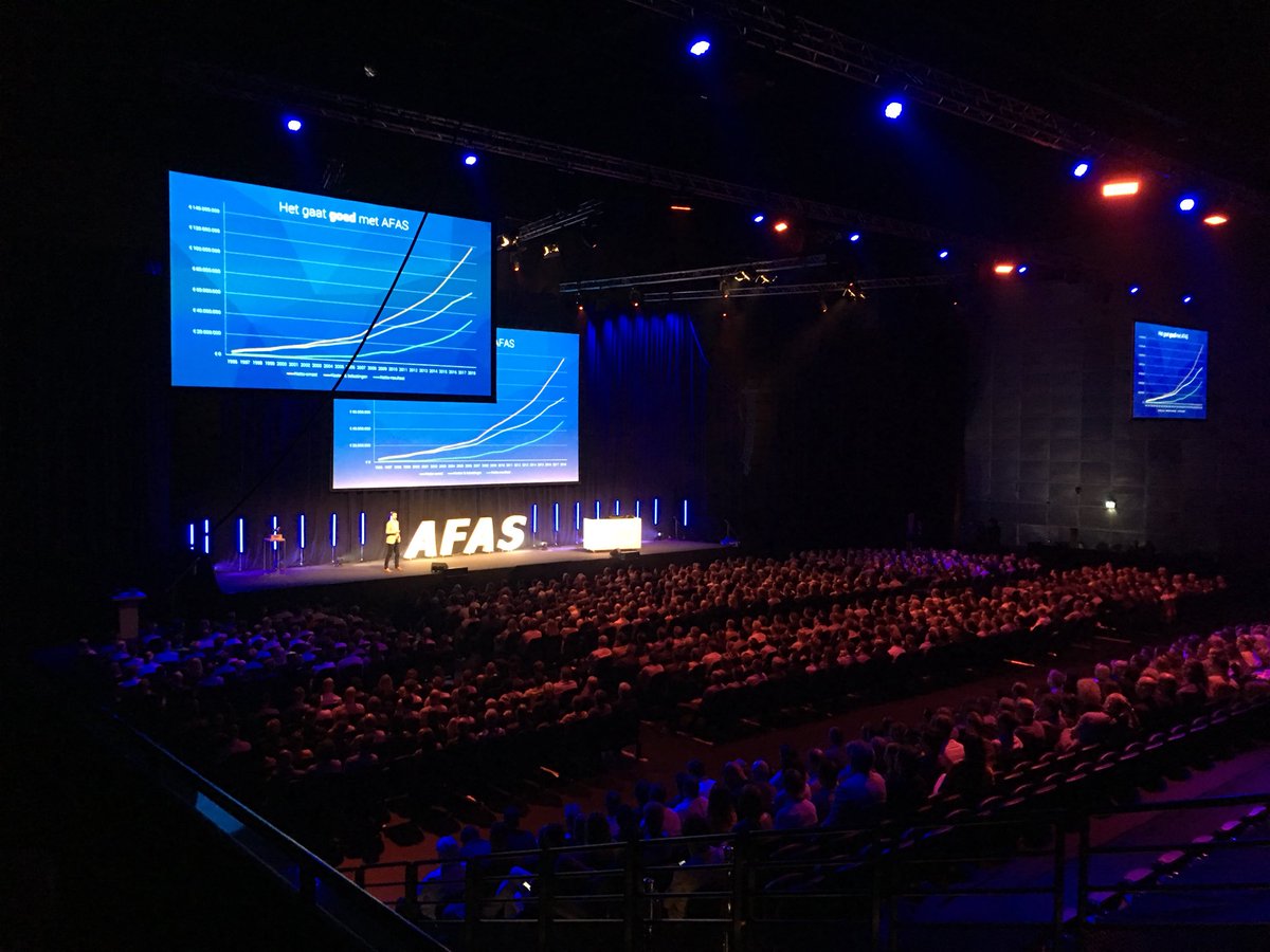 martijndelahaye's tweet photo. Keynote @basvanafas op de #AFASOpen2018 ERP, volle @AFASLive https://t.co/P0DPt4xbKQ