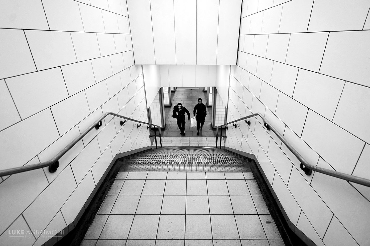 tubemapper's tweet photo. Miles of tiles 😀

I never appreciated the tiling on the underground until I took #perspective photos like this. Must take ages 😣

More #London #photography at #MileEnd Station 

https://t.co/RK5uFsglwp

By Luke Agbaimoni 
#travel #streetphotography #architecture #Lovelondon https://t.co/04KRTwtjxH