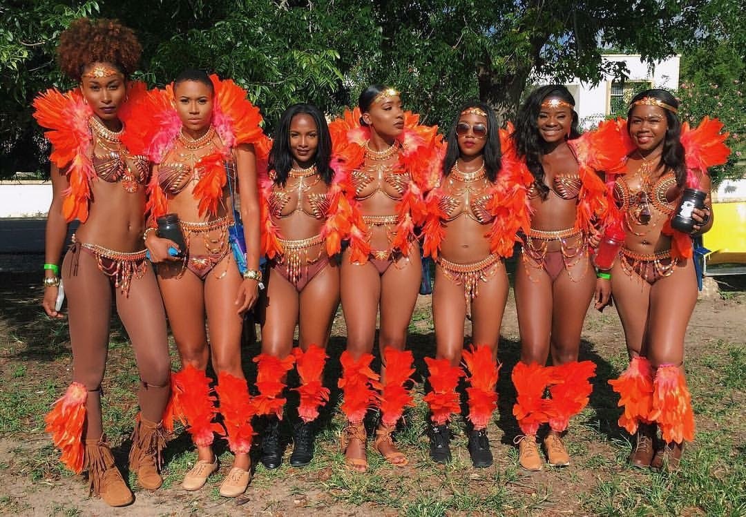 TouchdownAnu's tweet photo. It's Wednesday right?!?
Our #WCW and Squad goals in one picture
Mas Band @mystcarnival
#WCW #playamas #carnival #gems https://t.co/EMoTfkHp9U