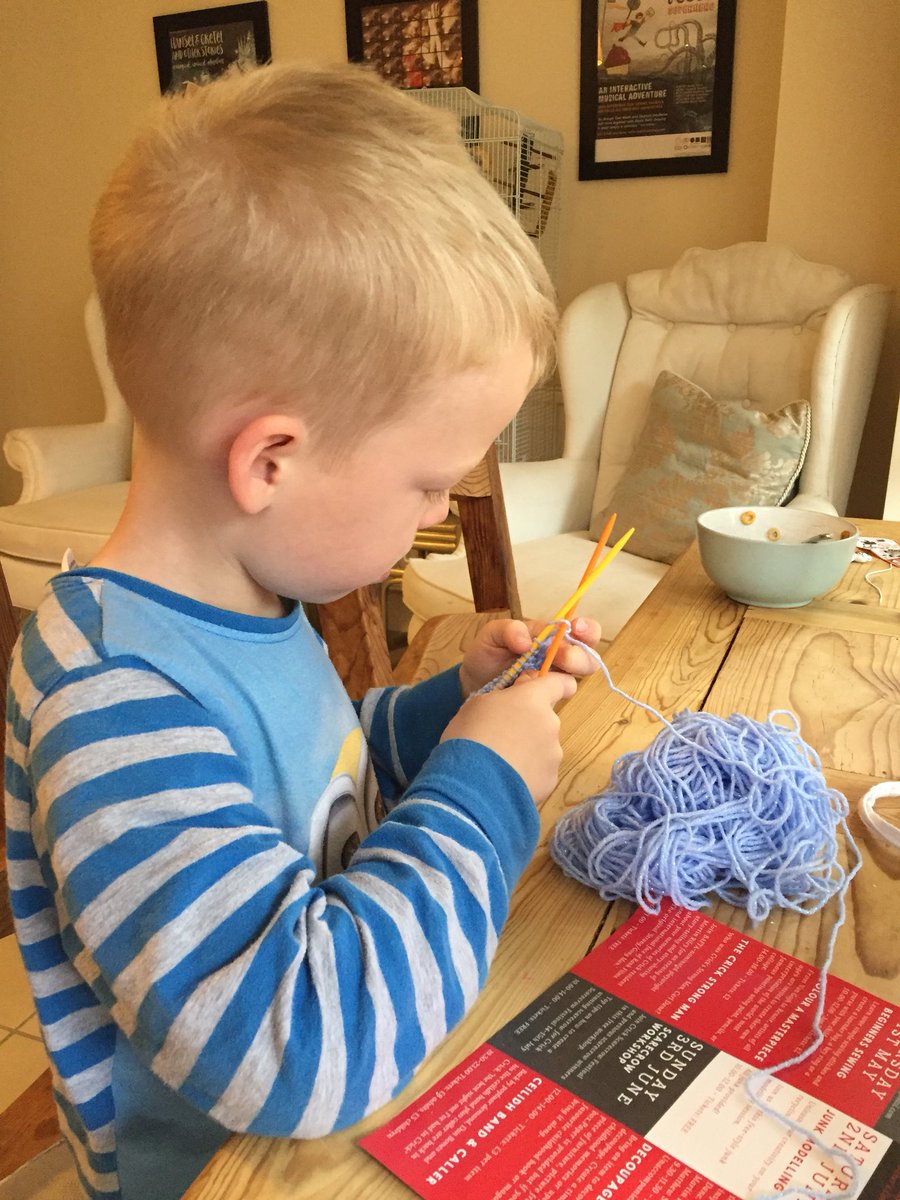 WheelsOnDebussy's tweet photo. 5yearoldFinbar knitting following #CrickCreates beginners knitting @RugbyGallery @TonbridgeCreate @ace_national @ace_midlands @Love_Daventry @DaventryMuseum @mattdjsharp @karenwyeth @EVWellsArt https://t.co/pRSX3pVN17