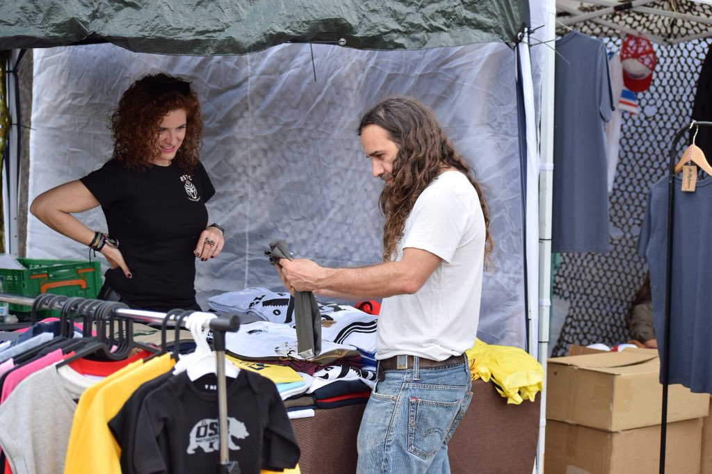 osomotocicletas's tweet photo. Este finde hemos estado en el #oldwheels, por aquí dejamos algunas fotos con amigos #oldwheels2018 #camisetasmolonas #elosomotocicletas https://t.co/CcgWFwAiiz