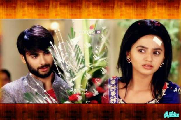 SwaSanianss's tweet photo. IT HURTS
When you have someone in your
HEART
But
You can't have her in your
ARMS..... 💔
When Swara called Sanskar her killer 💔
Swara ka Sanskar 😍
Sanskar ki Swara 😍
#SwaSan ❤️
P. C. #Jhim
@ColorsTV
@OfficialHelly7
@SeriesANTV https://t.co/2QA2HJ7ACC