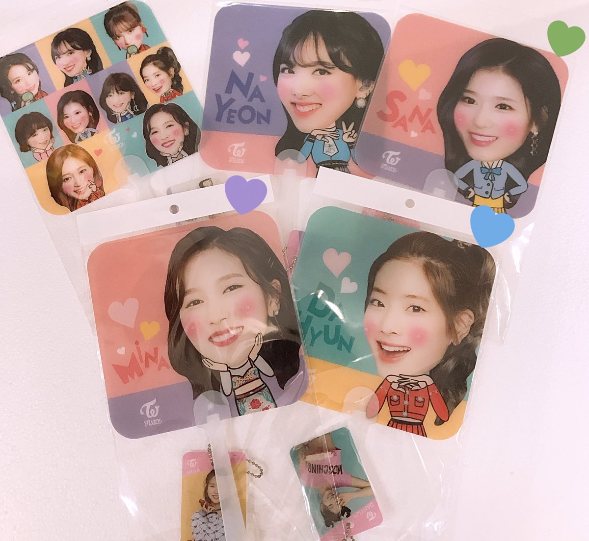 韓美粧 Hanbishou Twice Momolandのうちわも Twice 트와이스 Momoland 모모랜드 鶴橋 グッズ コリアタウン