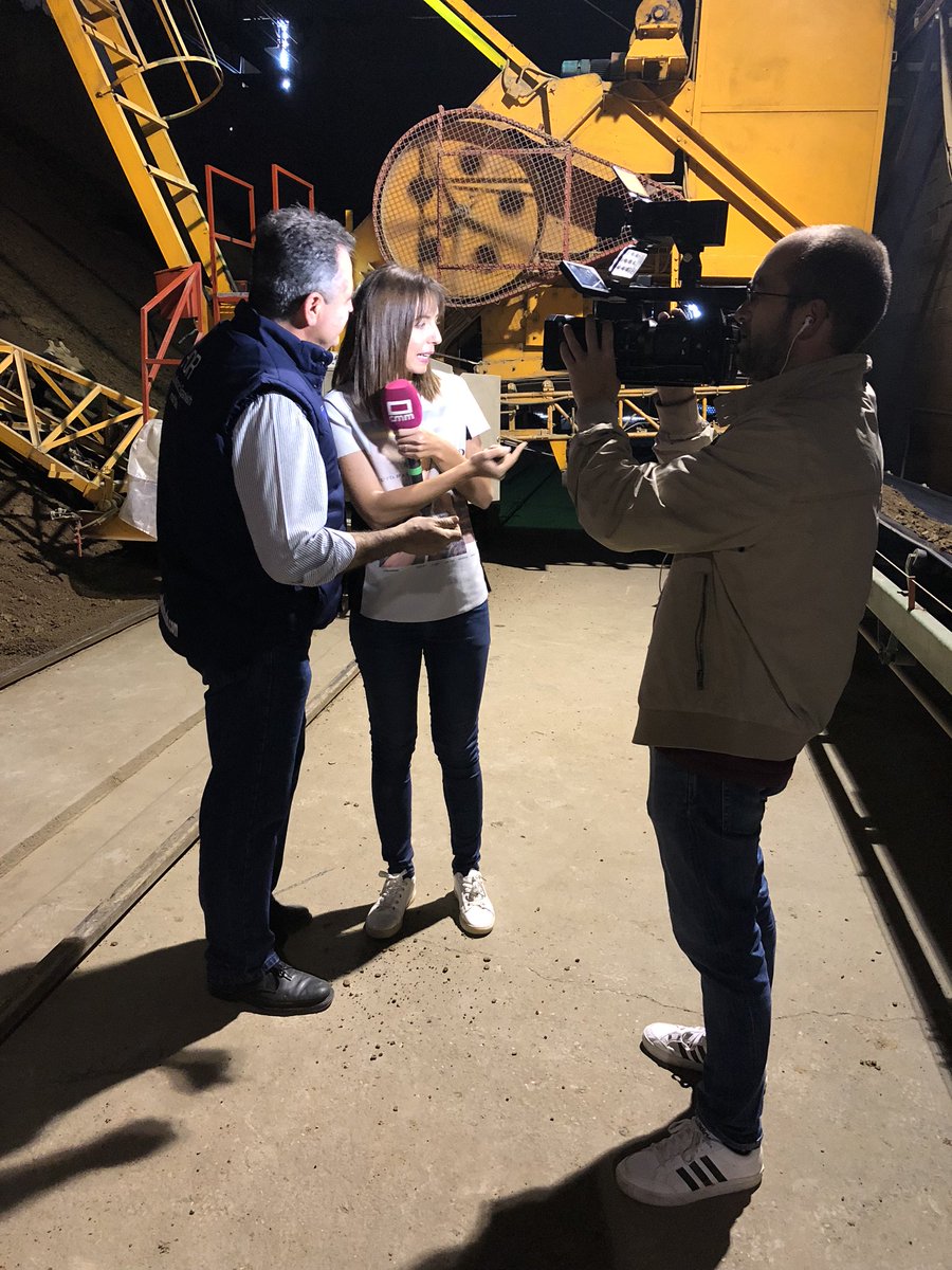 grpdiazredondo's tweet photo. El próximo lunes día 4 de junio, en el programa @AnchaCLM podremos ver el reportaje grabado en nuestras instalaciones de HDR, como se fabrica una teja. El programa se emite en @CMM_es que empieza a las 21:15 de la noche. NO OS LO PERDAIS
#FelizMiercoles https://t.co/Sb3ZCuFuCG