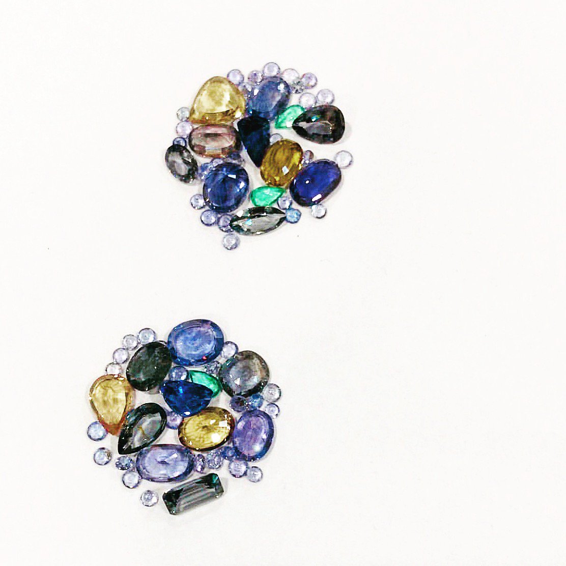 StudioTara's tweet image. Fidgeting with these gemstones and hoping we do justice to the lovely play of colours in our next design! #DesignDiaries