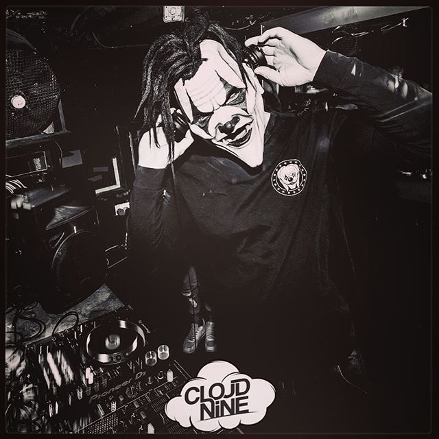 InflationKingSt's tweet photo. LOCKDOWN va DUANE BARTOLO @cloudninesaturdays - One of those Saturdays you simply can’t miss 😍☁️🔥
.
.
.
.
.
#cloudnine #lockdown #duanebartolo #cloudniners #levelup #bounce #electrohouse #dance #edm #electrohouse #psytrance #electronic #rooftop #rnbh… https://t.co/rkKJxiLKNM https://t.co/n5FDHudbX6